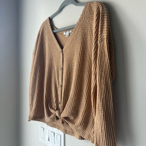 American Eagle Waffle Knit Long Sleeve Button-Up Top - Picture 4 of 5